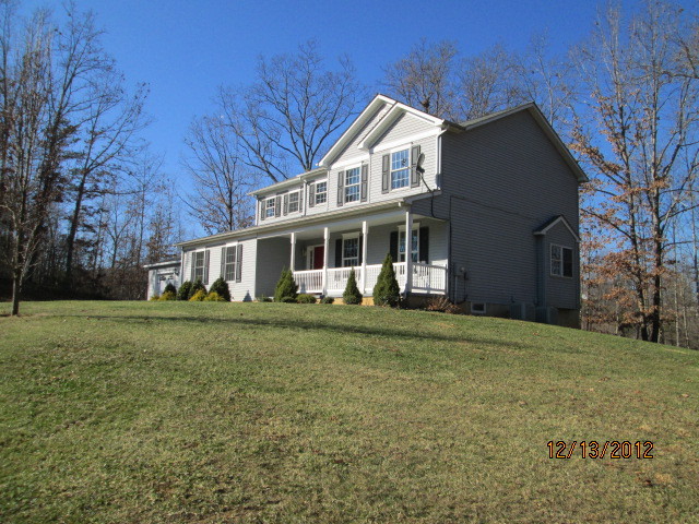 339 Ridgeway Circle Troutville, VA 24175 - Photo 2 of 33 002