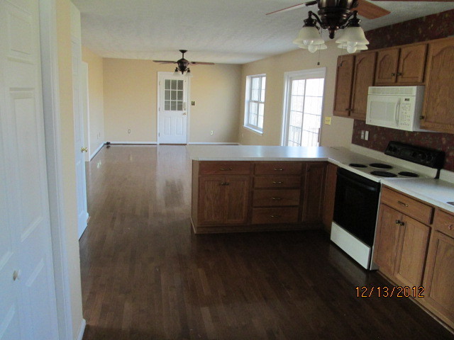 339 Ridgeway Circle Troutville, VA 24175 - Photo 12 of 33 018