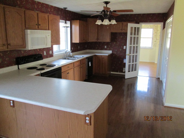 339 Ridgeway Circle Troutville, VA 24175 - Photo 13 of 33 019