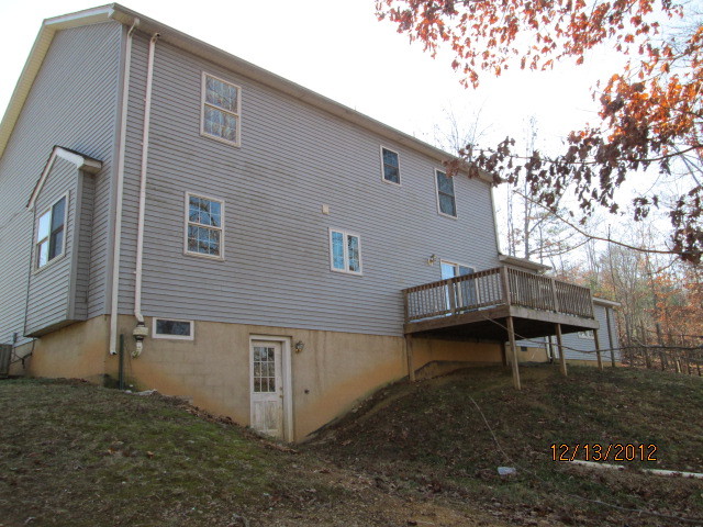 339 Ridgeway Circle Troutville, VA 24175 - Photo 4 of 33 006