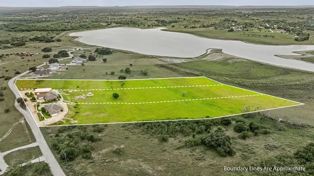 a view of a tennis court