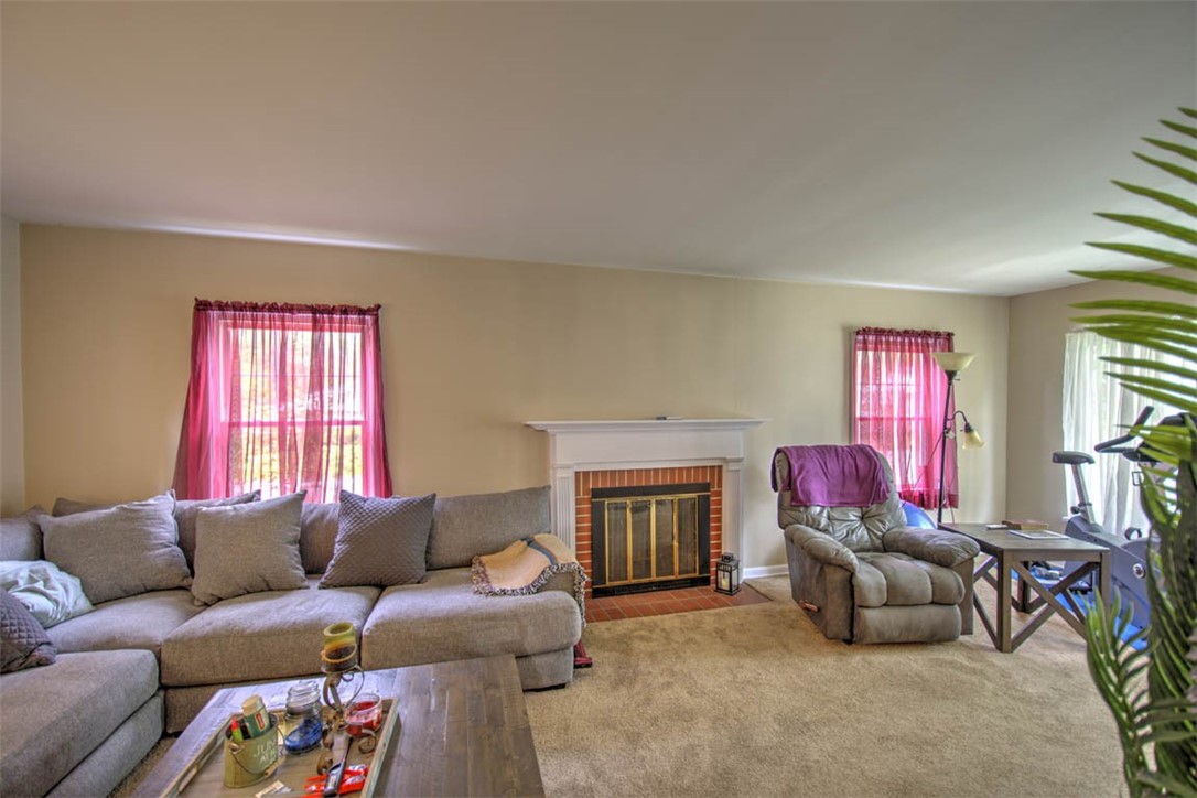 405 South Dennis Avenue Decatur, IL 62522 - Photo 7 of 27