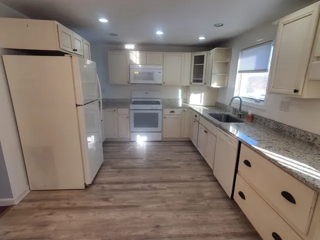 $2,950 | 112 Front Street, Weymouth, MA 02188