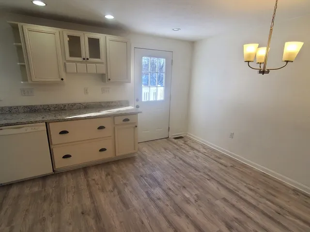 $2,950 | 112 Front Street, Weymouth, MA 02188