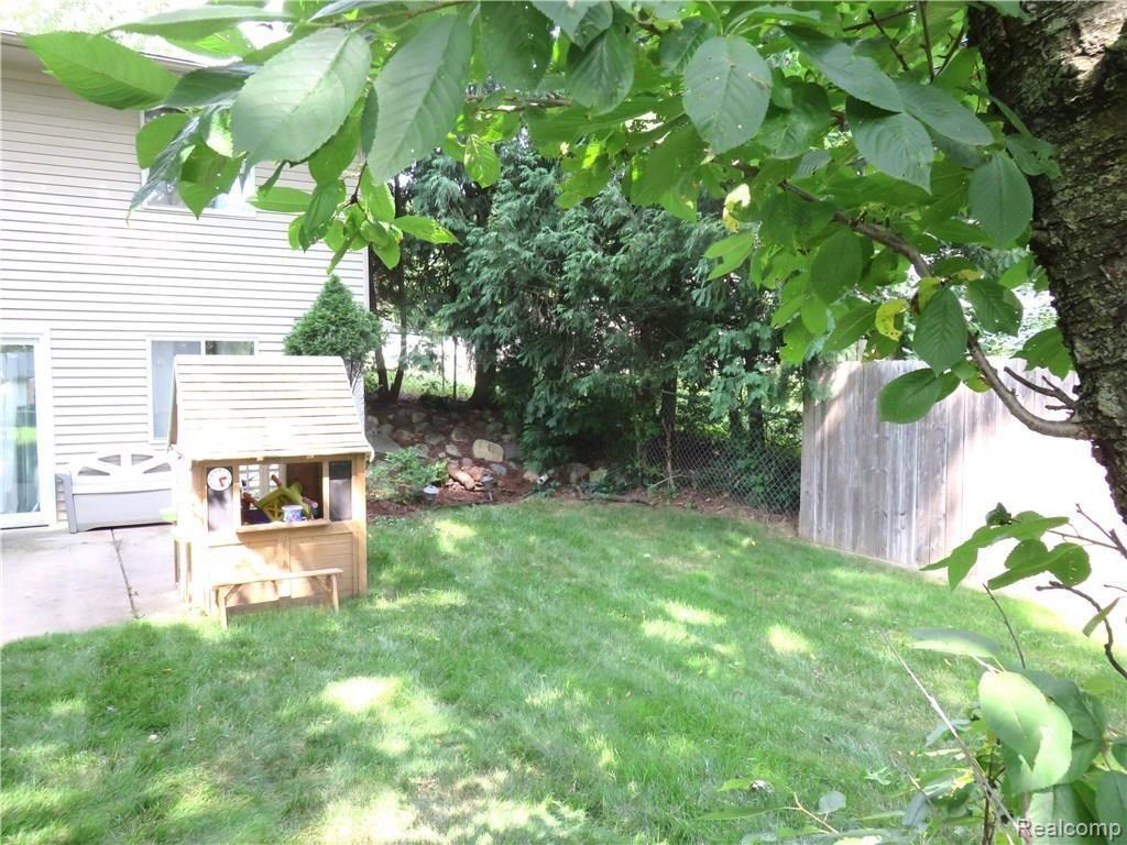 521 Utah Road Rochester Hills, MI 48307 - Photo 29 of 34