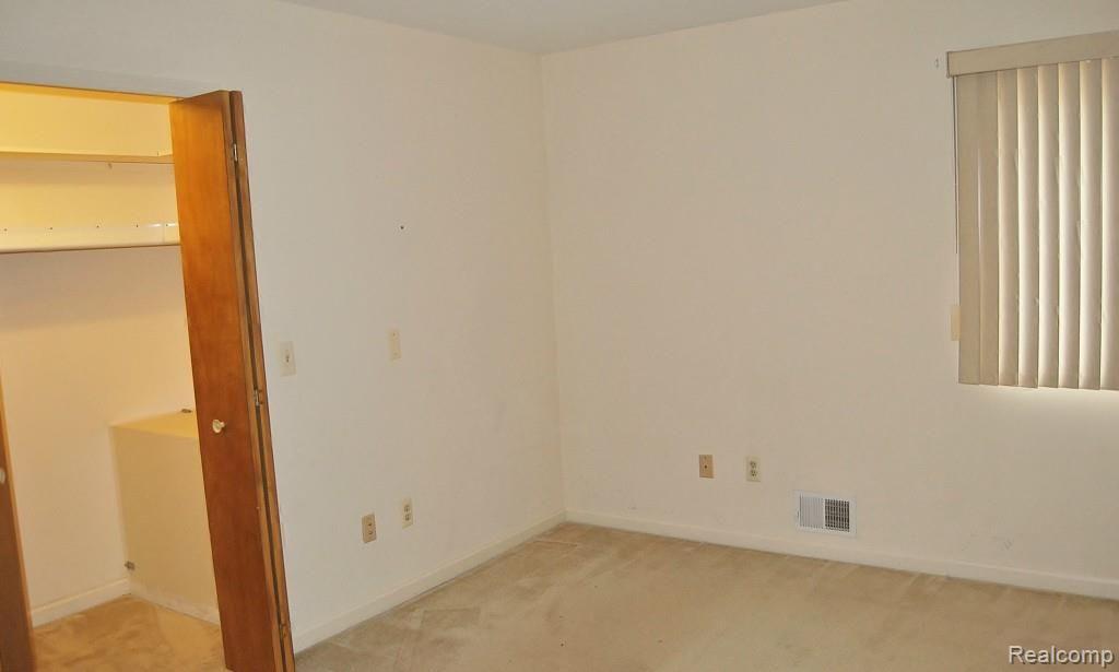 2581 Columbia Road Berkley, MI 48072 - Photo 15 of 21 DSC_0187.jpg