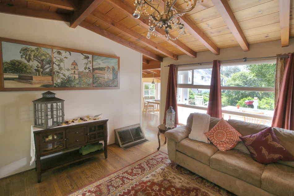 920 Cheltenham Road Santa Barbara, CA 93105 - Photo 4 of 16 Living Room