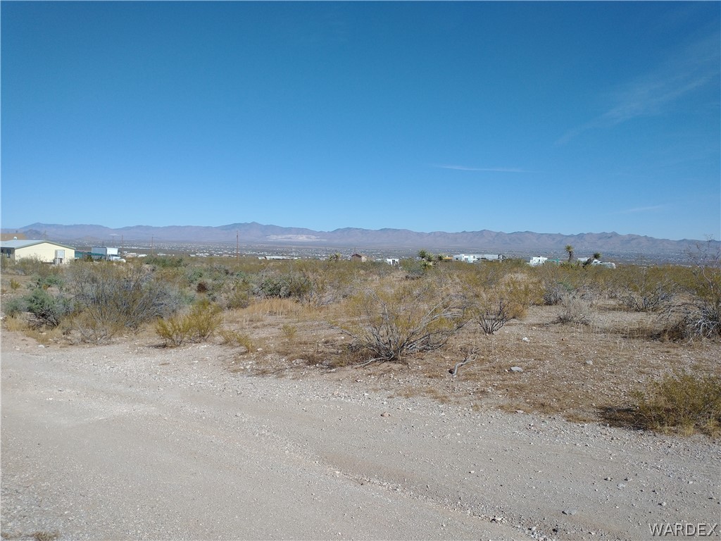 1566 Growler Road Golden Valley, AZ 86413 - Photo 4 of 11 Gallery Image 4