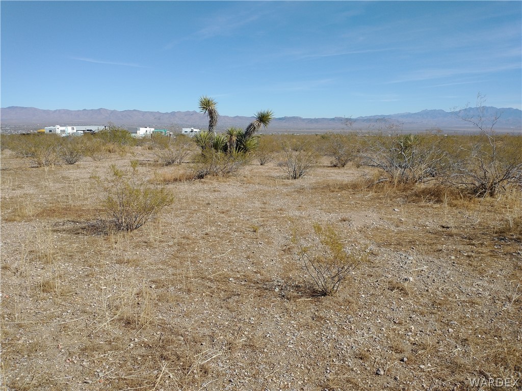 1566 Growler Road Golden Valley, AZ 86413 - Photo 7 of 11 Gallery Image 7