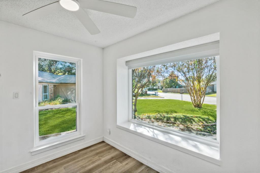 849 North Riverside Drive Grapevine, TX 76051 - Photo 10 of 29