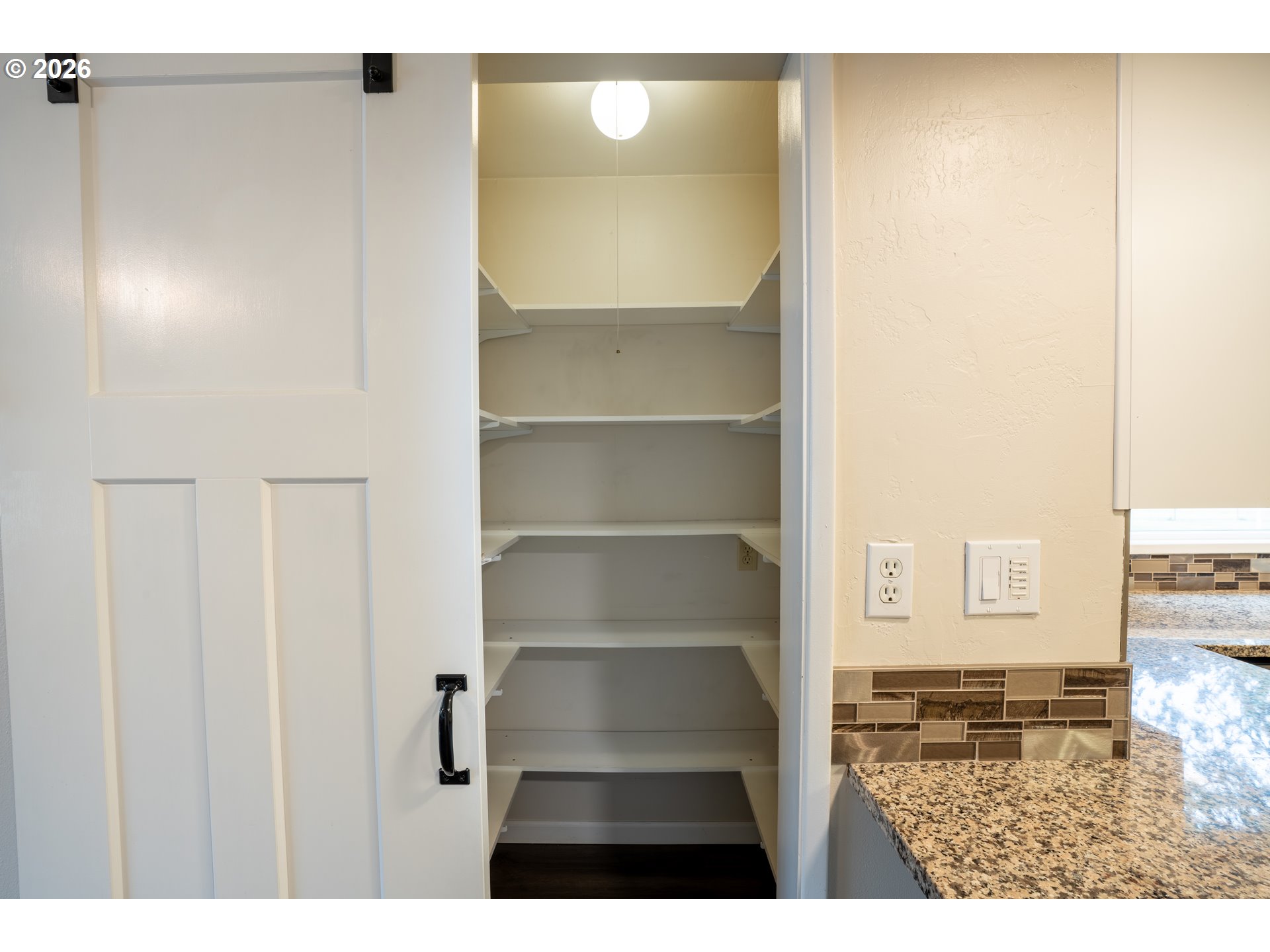 89827 Fir Butte Road Eugene, OR 97402 - Photo 10 of 31