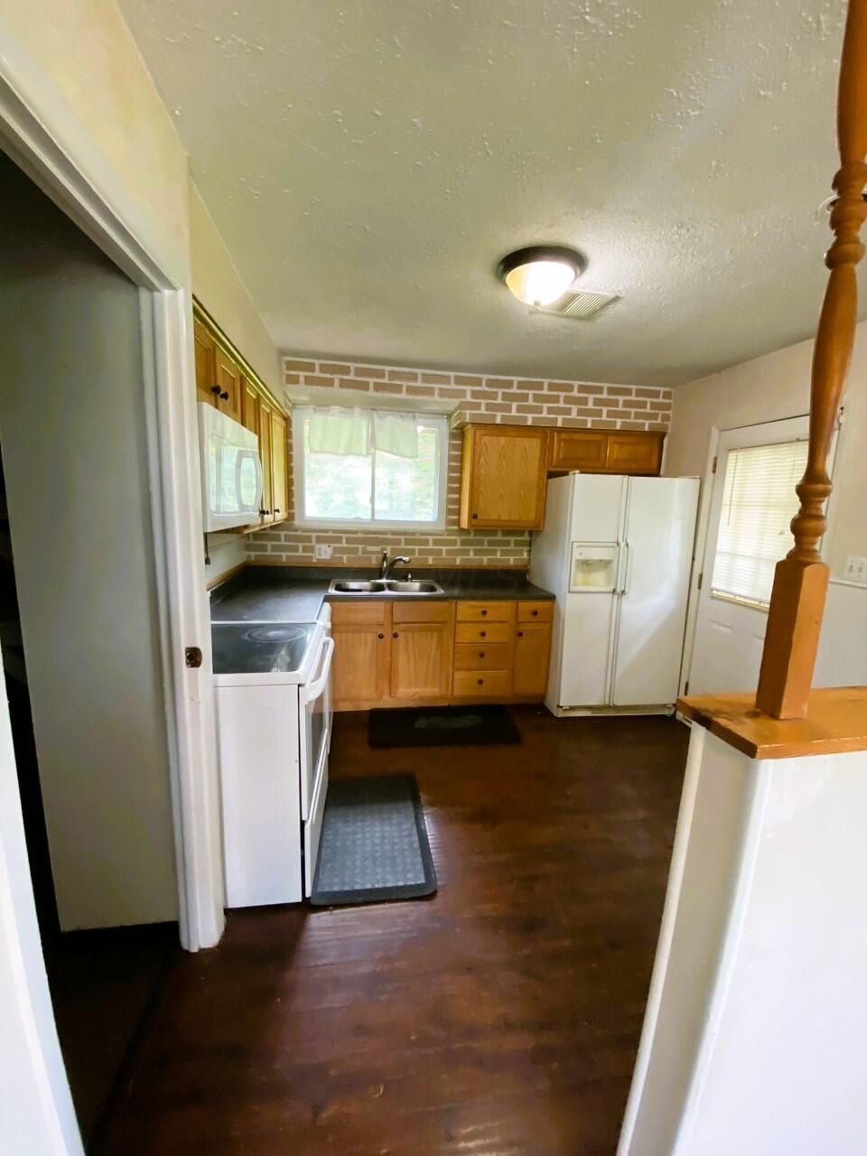 5188 Drivemere Road Hilliard, OH 43026 - Photo 2 of 7 IMG_7375