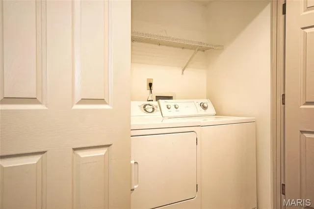 $1,500 | 3656 Shaw Avenue, Unit 2WEST, St. Louis, MO 63110