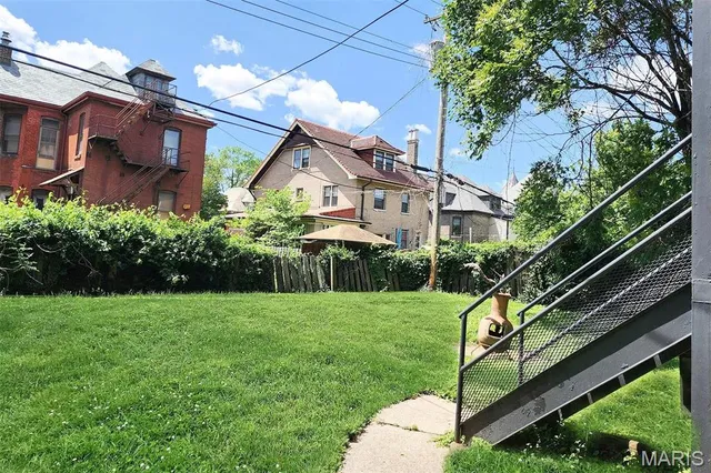 $1,500 | 3656 Shaw Avenue, Unit 2WEST, St. Louis, MO 63110