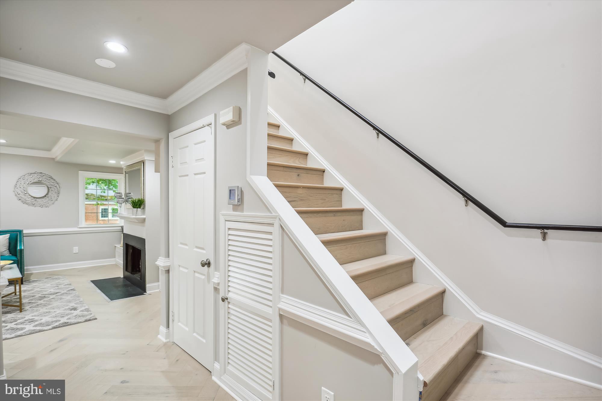 6634 Hillandale Road, Unit 55 Chevy Chase, MD 20815 - Photo 5 of 53 Stairs