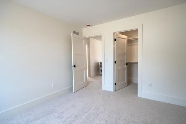 $979,900 | 4386 22nd Avenue Northeast, Rochester, MN 55906