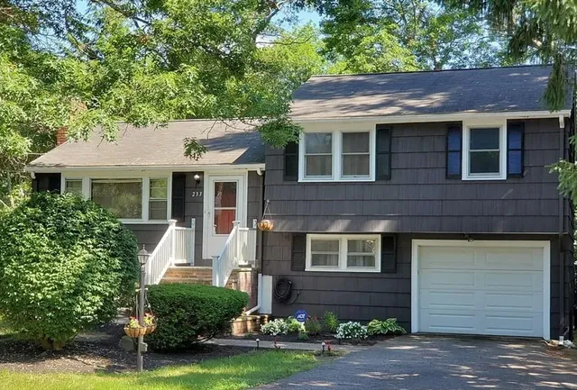 $3,500 | 233 4th Street, Stoughton, MA 02072