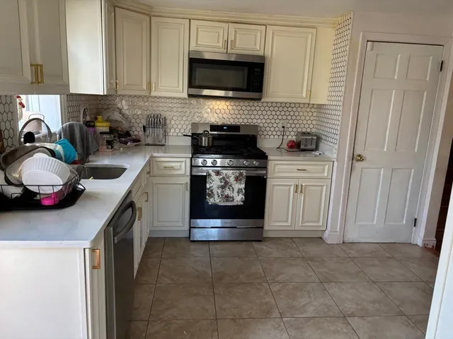 $3,500 | 233 4th Street, Stoughton, MA 02072