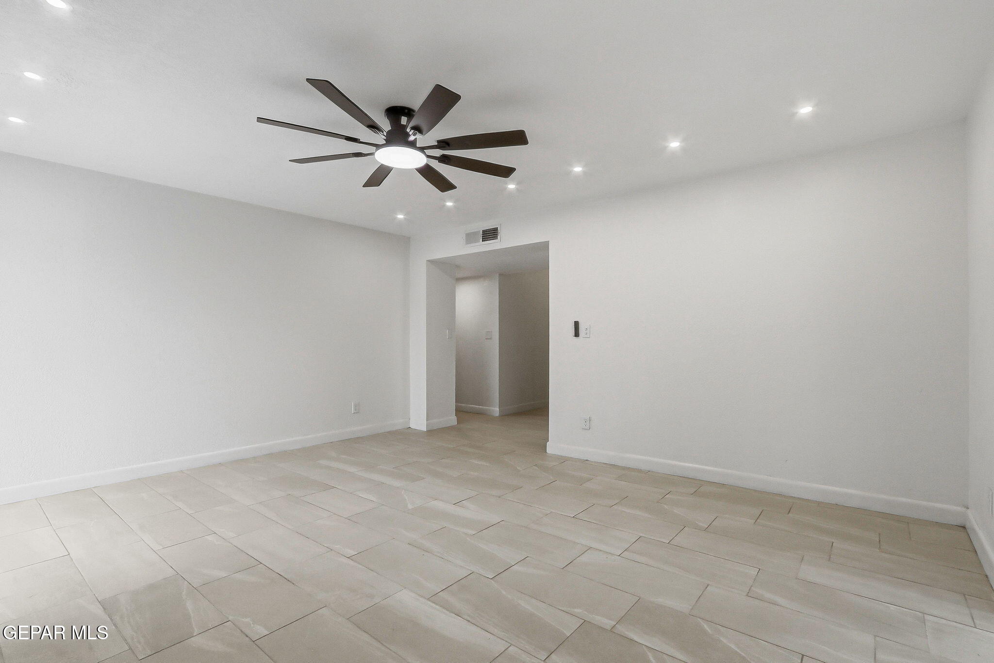 709 Frontera Road El Paso, TX 79922 - Photo 19 of 41 a view of an empty room