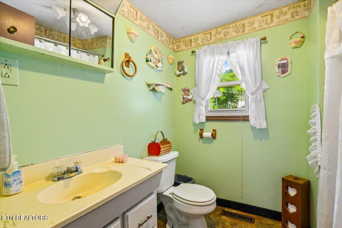 509 Prospect Street La Follette, TN 37766 - Photo 27 of 36 15-509 Prospect St