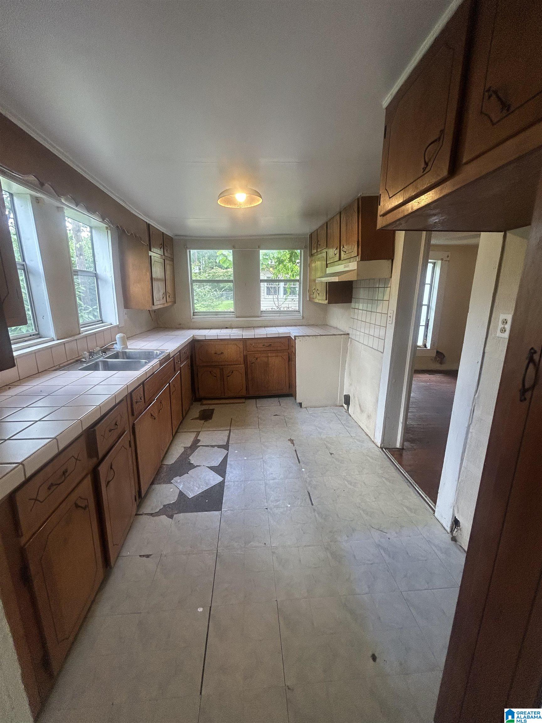 578 Empire Road Sumiton, AL 35148 - Photo 2 of 49