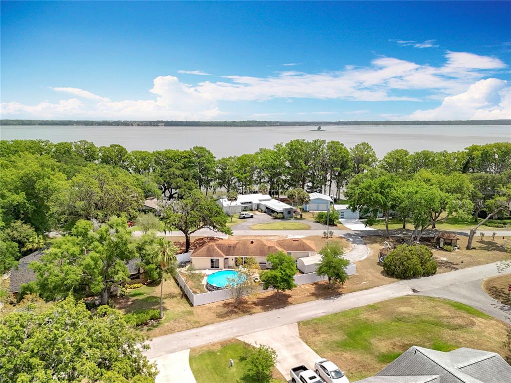 1001 North Lakeshore Blvd