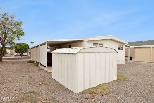 a view of a utility room with dryer and washer
