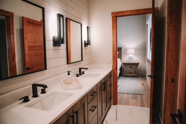 $1,950,700 | 120 Swan Bay Drive, Buchanan, TN 38222