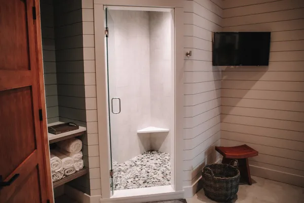 $1,950,700 | 120 Swan Bay Drive, Buchanan, TN 38222