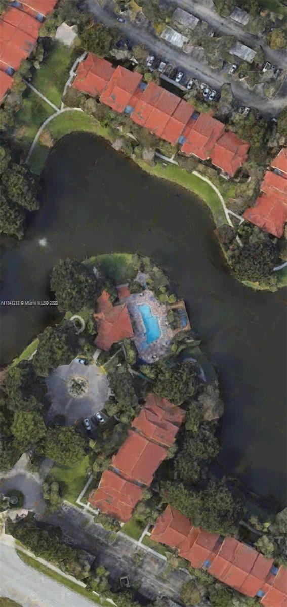 Lakes of Jacaranda Condominiums Plantation, FL 33324 - Photo 28 of 29 a view of outdoor space and yard