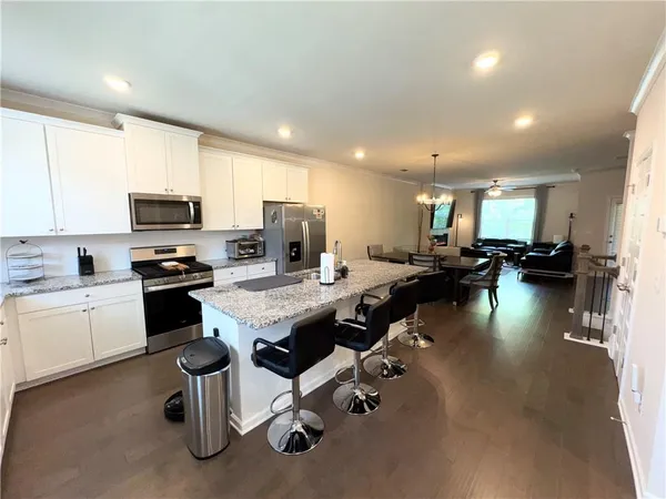 $400,000 | 3025 Westpoint Circle, Snellville, GA 30078