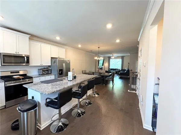 $400,000 | 3025 Westpoint Circle, Snellville, GA 30078