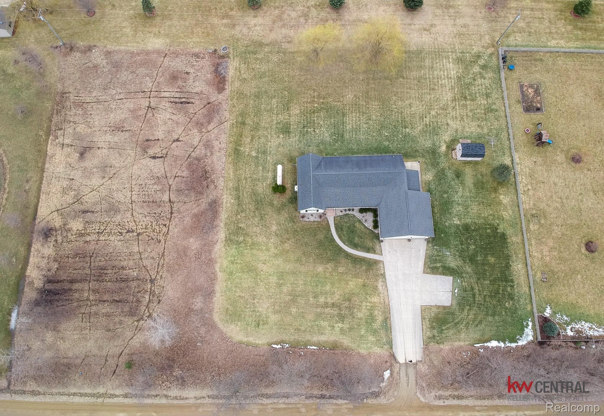 8827 Hough Road Almont, MI 48003 - Photo 36 of 37 Overhead.jpg