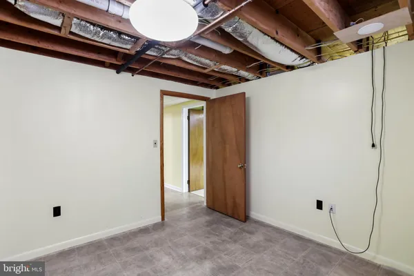 a view of utility room