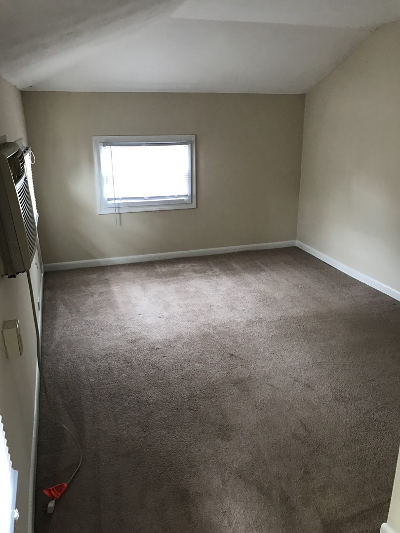 819 Price Street Morris, IL 60450 - Photo 9 of 10 a view of room and window