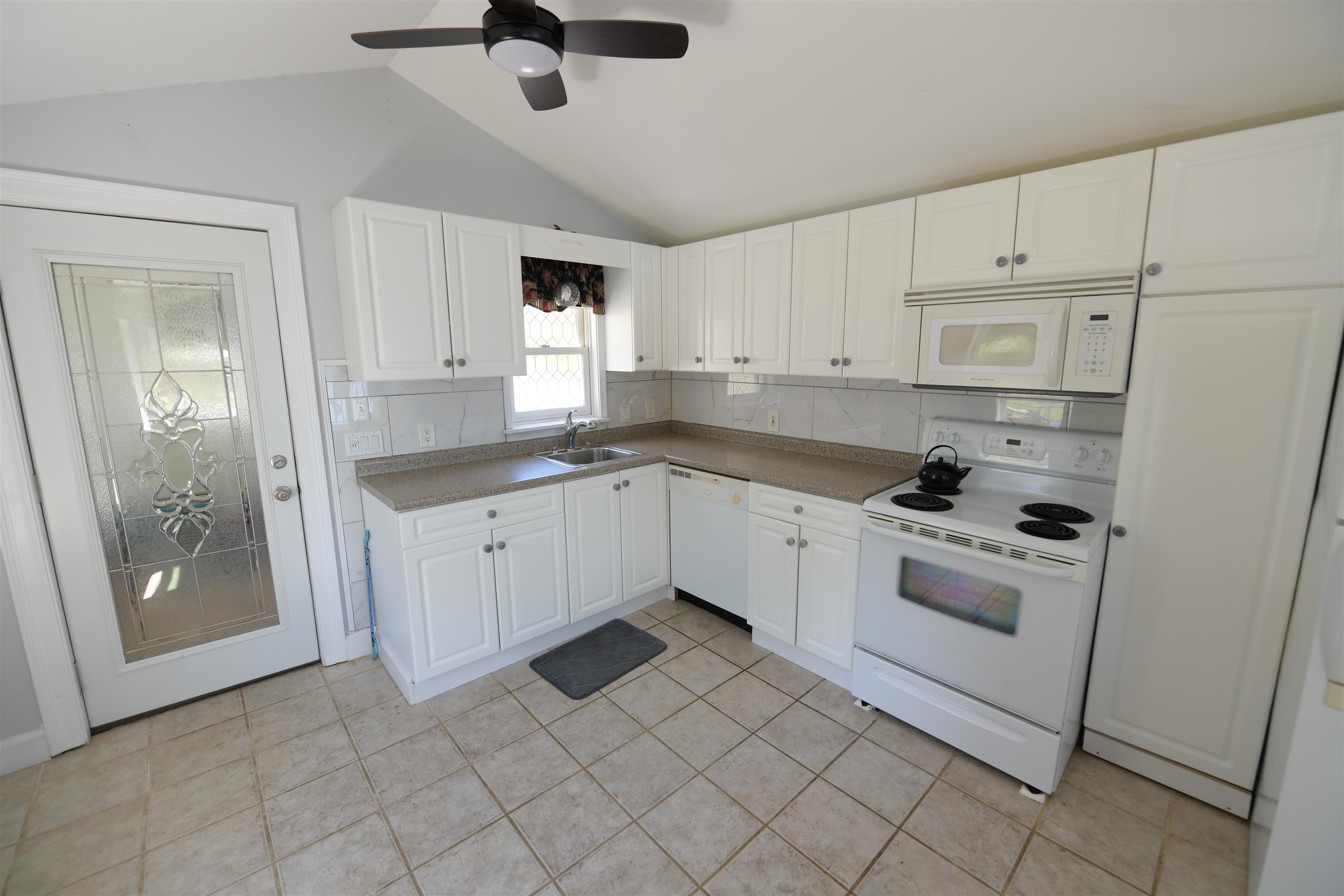 208 White Cap Road Colchester, VT 05446 - Photo 15 of 48 Gallery Image 15