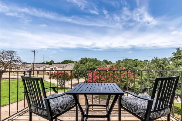 $1,200 | 400 Fall Circle, Unit C, College Station, TX 77840