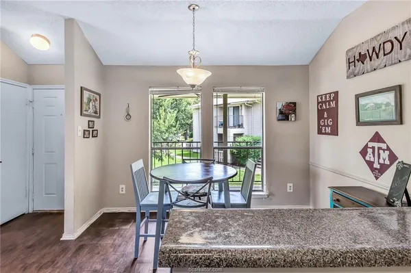 $1,200 | 400 Fall Circle, Unit C, College Station, TX 77840