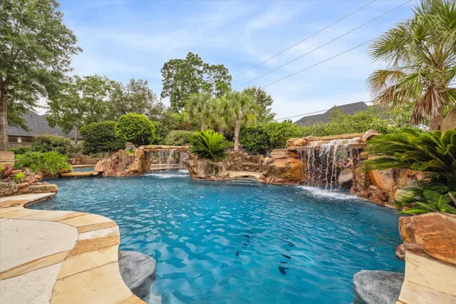 a view of a garden with flowers