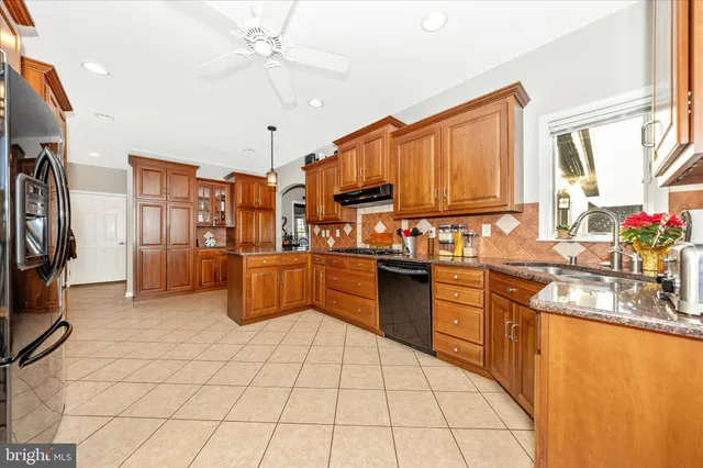 $749,900 | 11067 Weatherstone Drive, Waynesboro, PA 17268