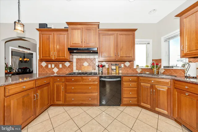 $749,900 | 11067 Weatherstone Drive, Waynesboro, PA 17268