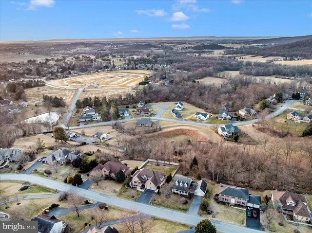 $749,900 | 11067 Weatherstone Drive, Waynesboro, PA 17268