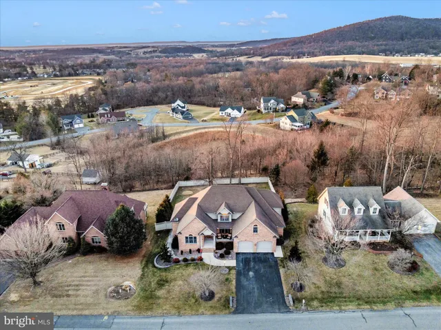 $749,900 | 11067 Weatherstone Drive, Waynesboro, PA 17268
