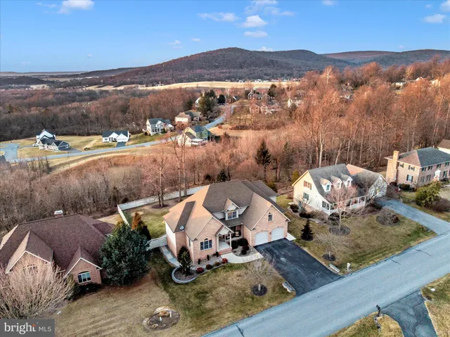 $749,900 | 11067 Weatherstone Drive, Waynesboro, PA 17268