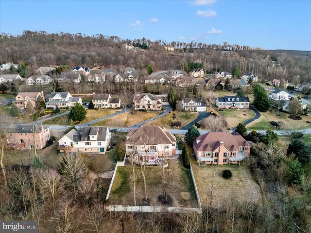 $749,900 | 11067 Weatherstone Drive, Waynesboro, PA 17268