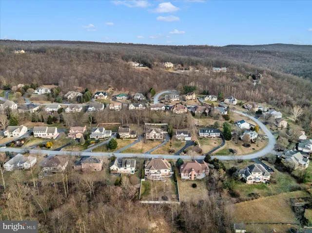 $749,900 | 11067 Weatherstone Drive, Waynesboro, PA 17268