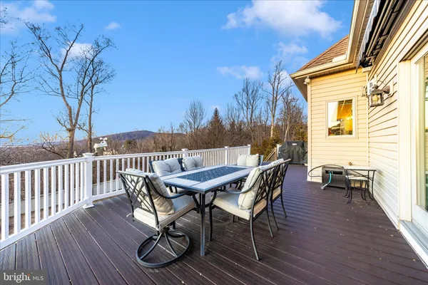 $749,900 | 11067 Weatherstone Drive, Waynesboro, PA 17268