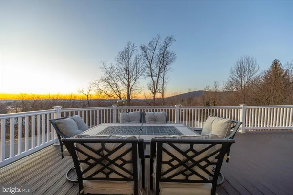 $749,900 | 11067 Weatherstone Drive, Waynesboro, PA 17268
