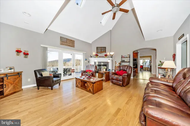 $749,900 | 11067 Weatherstone Drive, Waynesboro, PA 17268