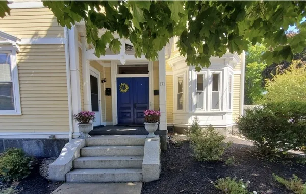 $2,100 | 171 Lowell Street, Unit 1, Peabody, MA 01960